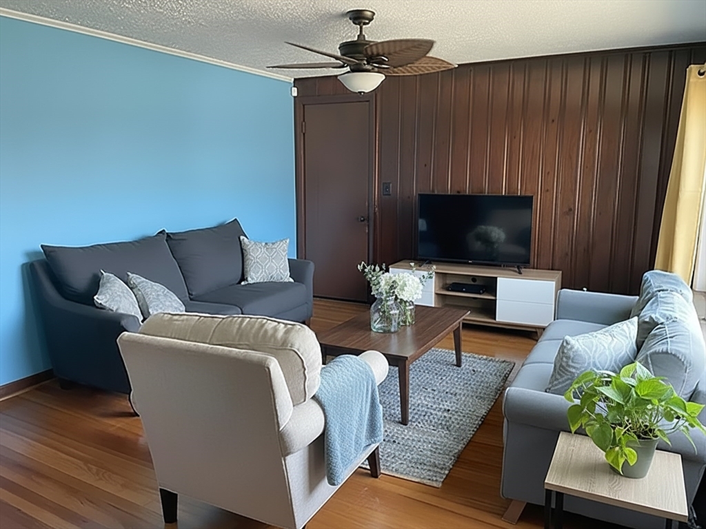 6 Hadassah Wy unit Winter – photo 2