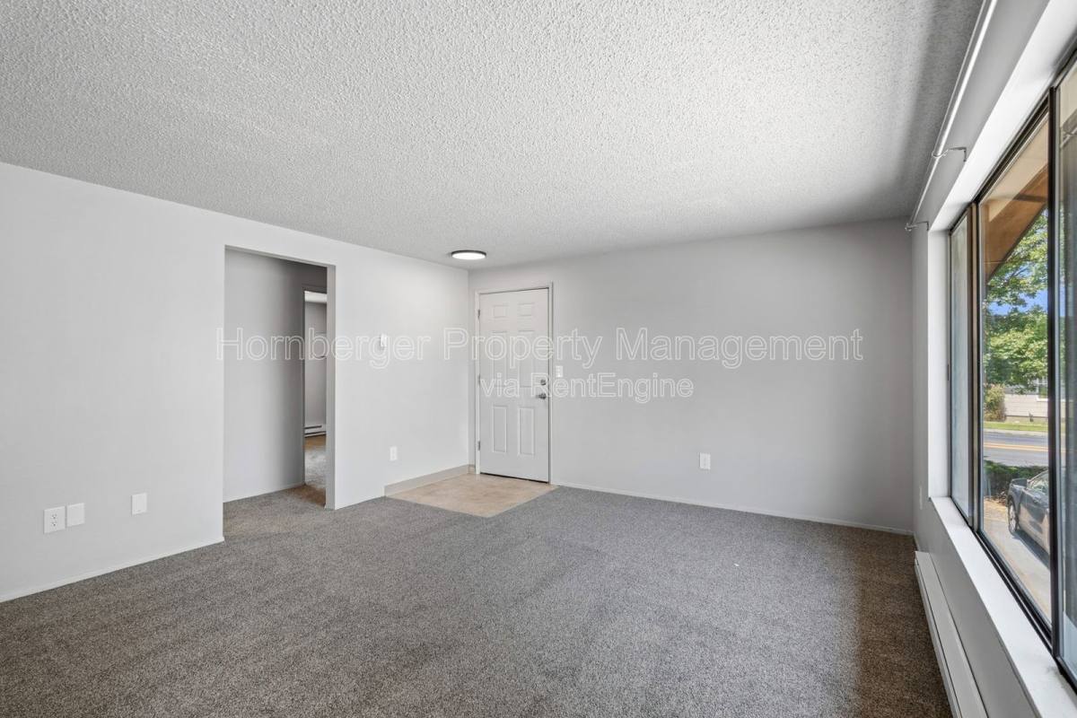 2628 E Wellesley Ave unit 1 – photo 3