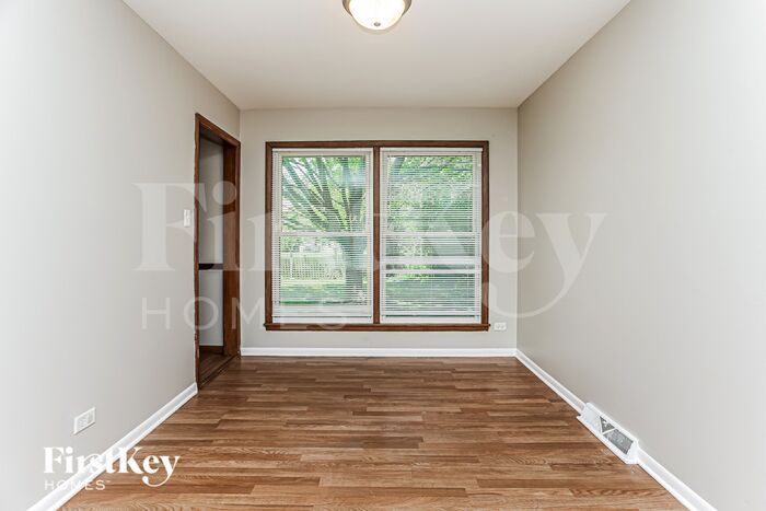 15906 Avalon Ave – photo 4