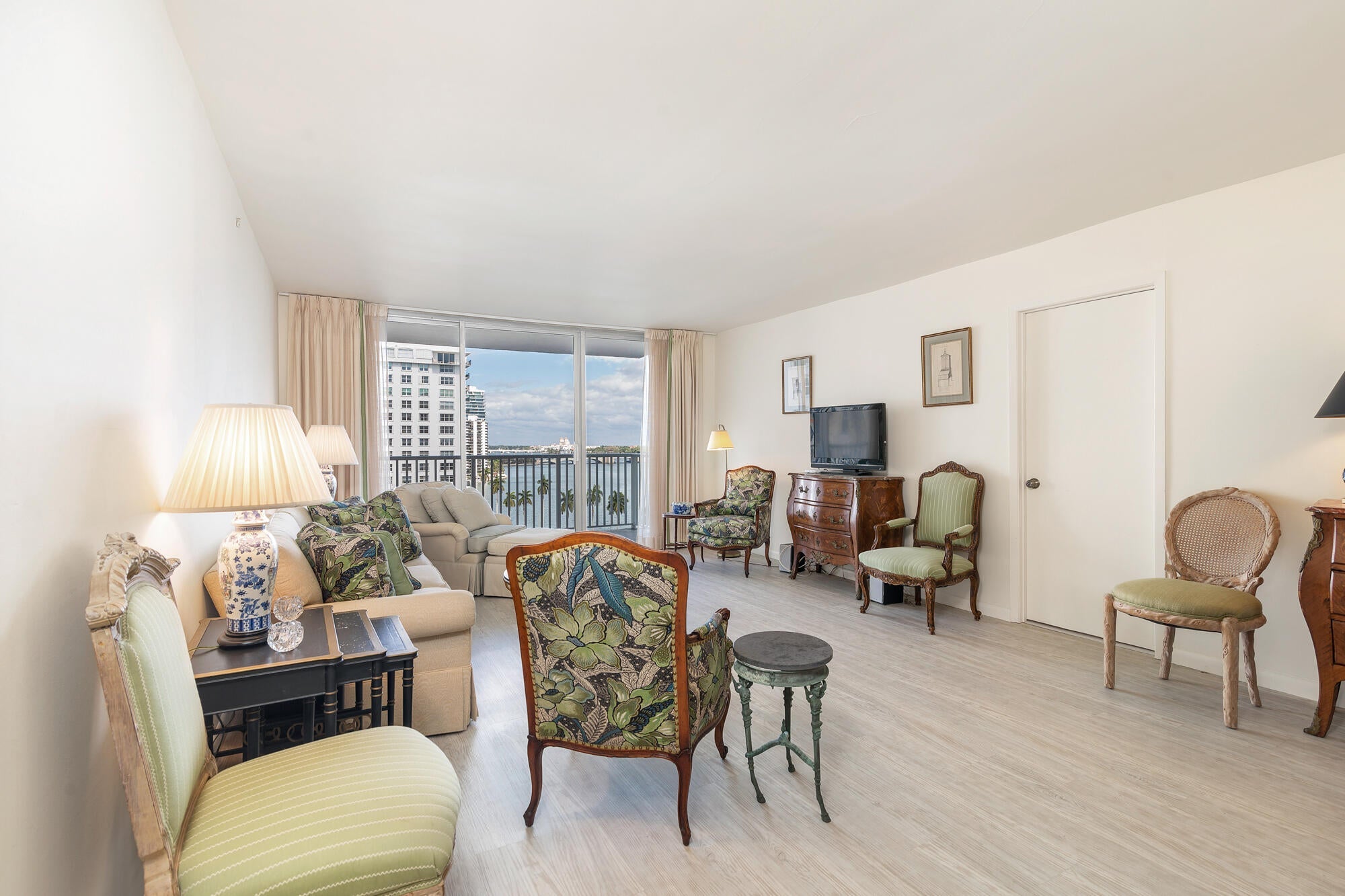 1801 S Flagler Dr unit 1105 – photo 3