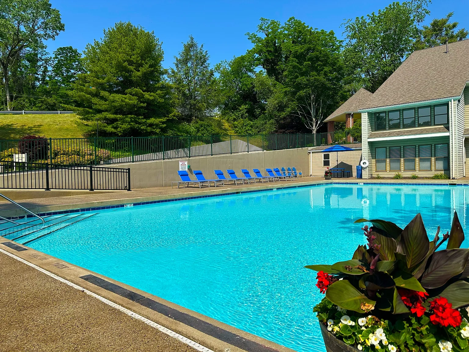 Monroeville Apartments at Belmont Ridge – photo 2