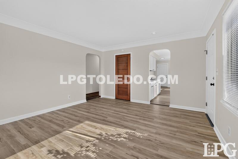 1525 Akron St – photo 5