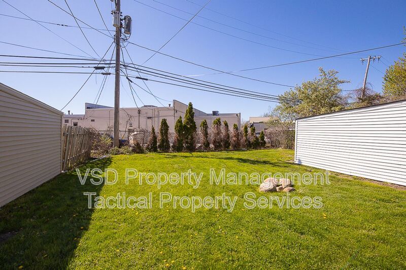 374 E 232nd St – photo 5