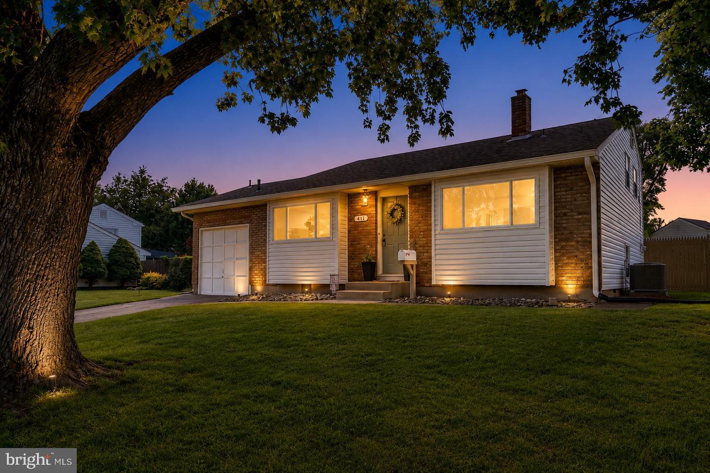 411 Greenview Dr – photo 1