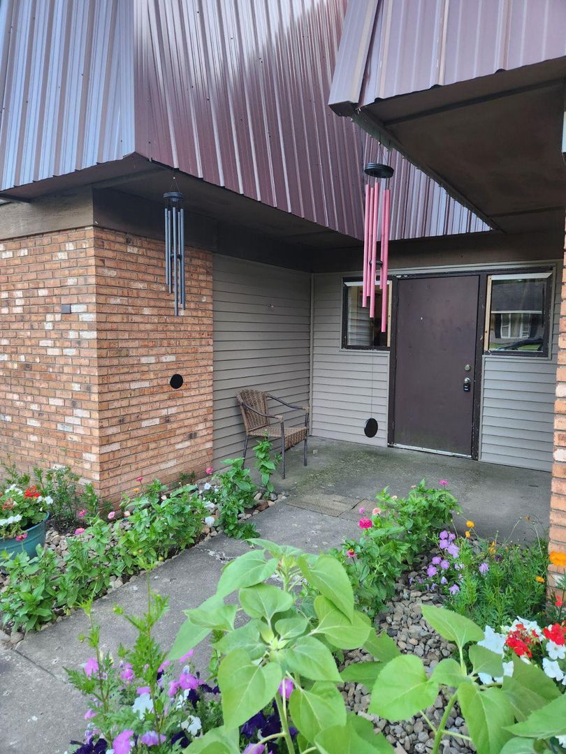 4902 Brookwood Rd unit 4902 - BLDG - 05 – photo 1