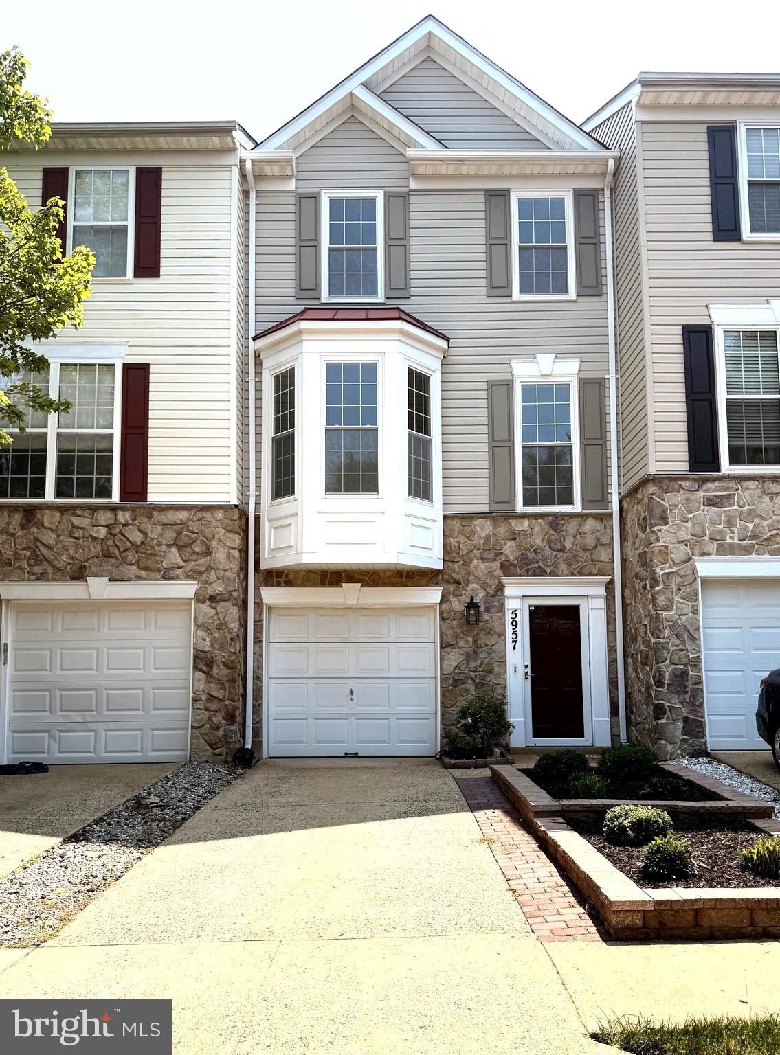 5957 Earlston Ct – photo 2