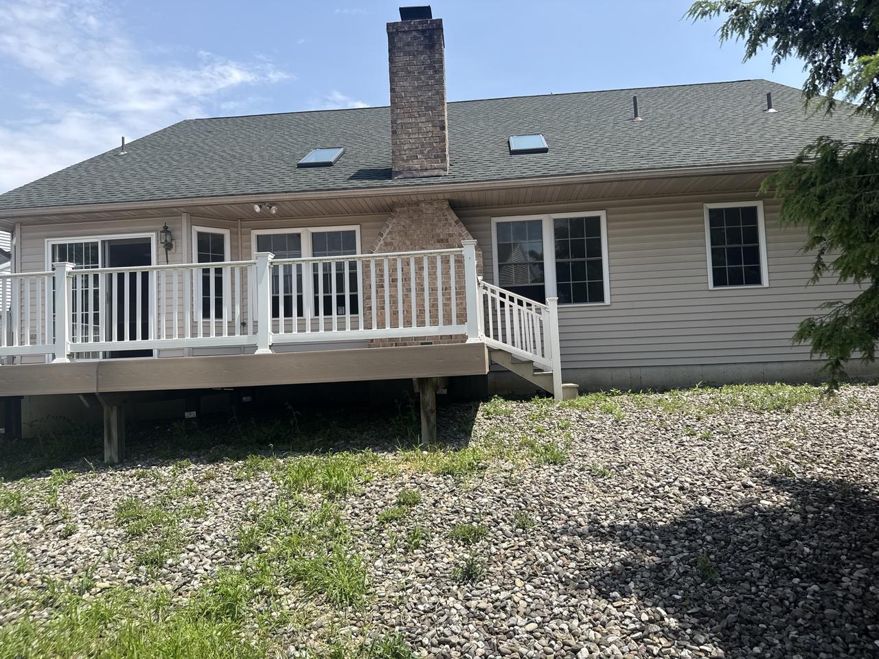 1006 Leanne St – photo 2