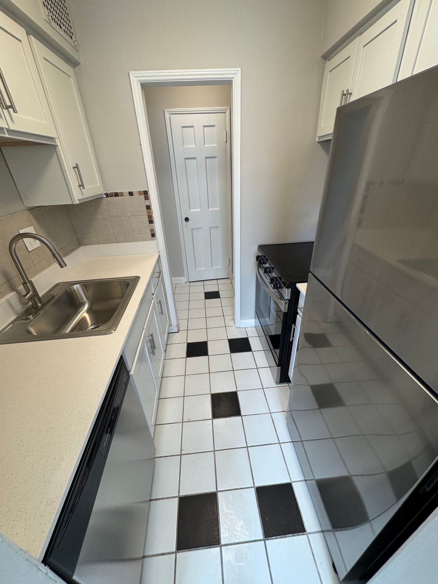 2501 Kemper Rd – photo 1