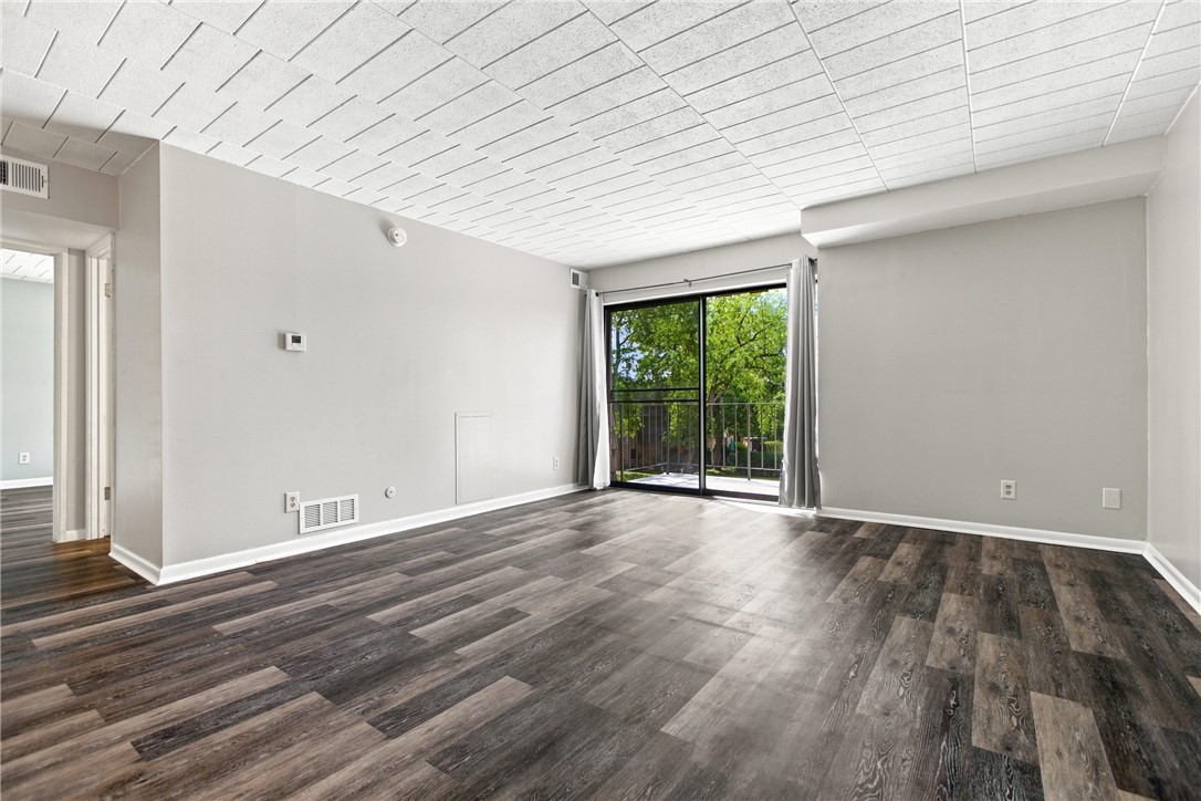 533 Forest Green Dr – photo 4