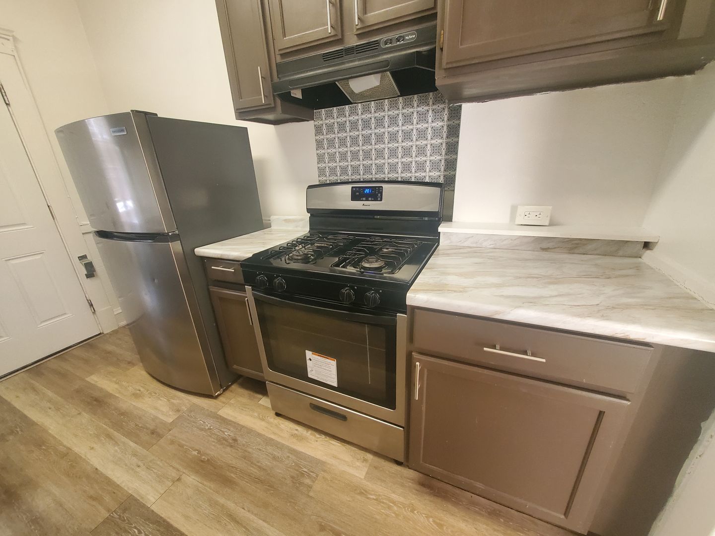1446 E 115th St unit 4 – photo 1