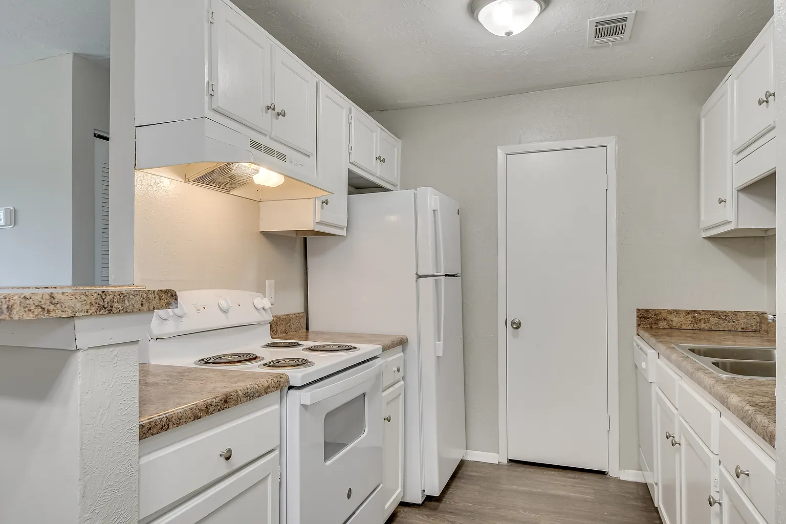 Hunters Run Apartments – photo 1