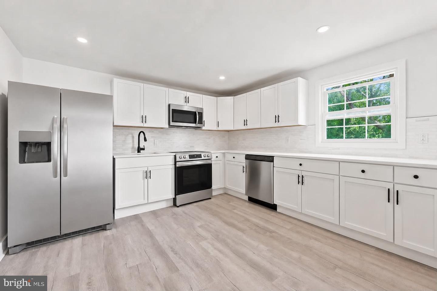 471 N Elmwood Rd – photo 2