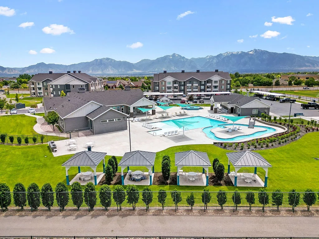 Elevation 56 – photo 1