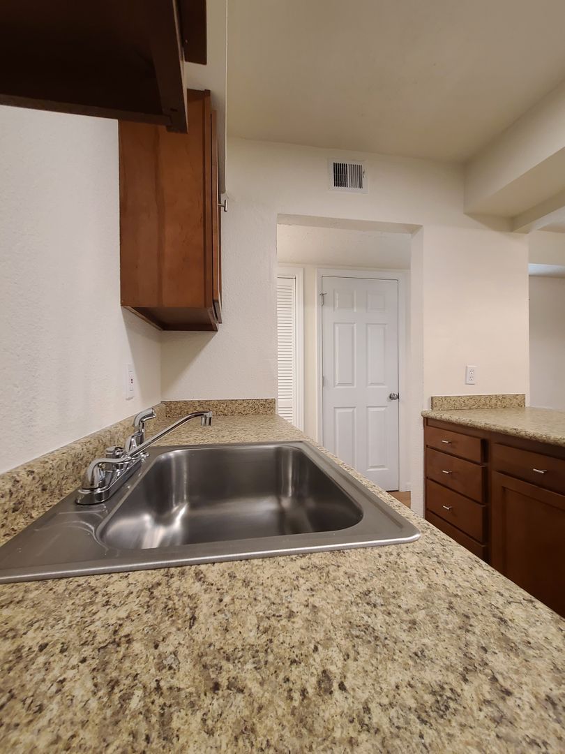 251 W High St unit D – photo 4