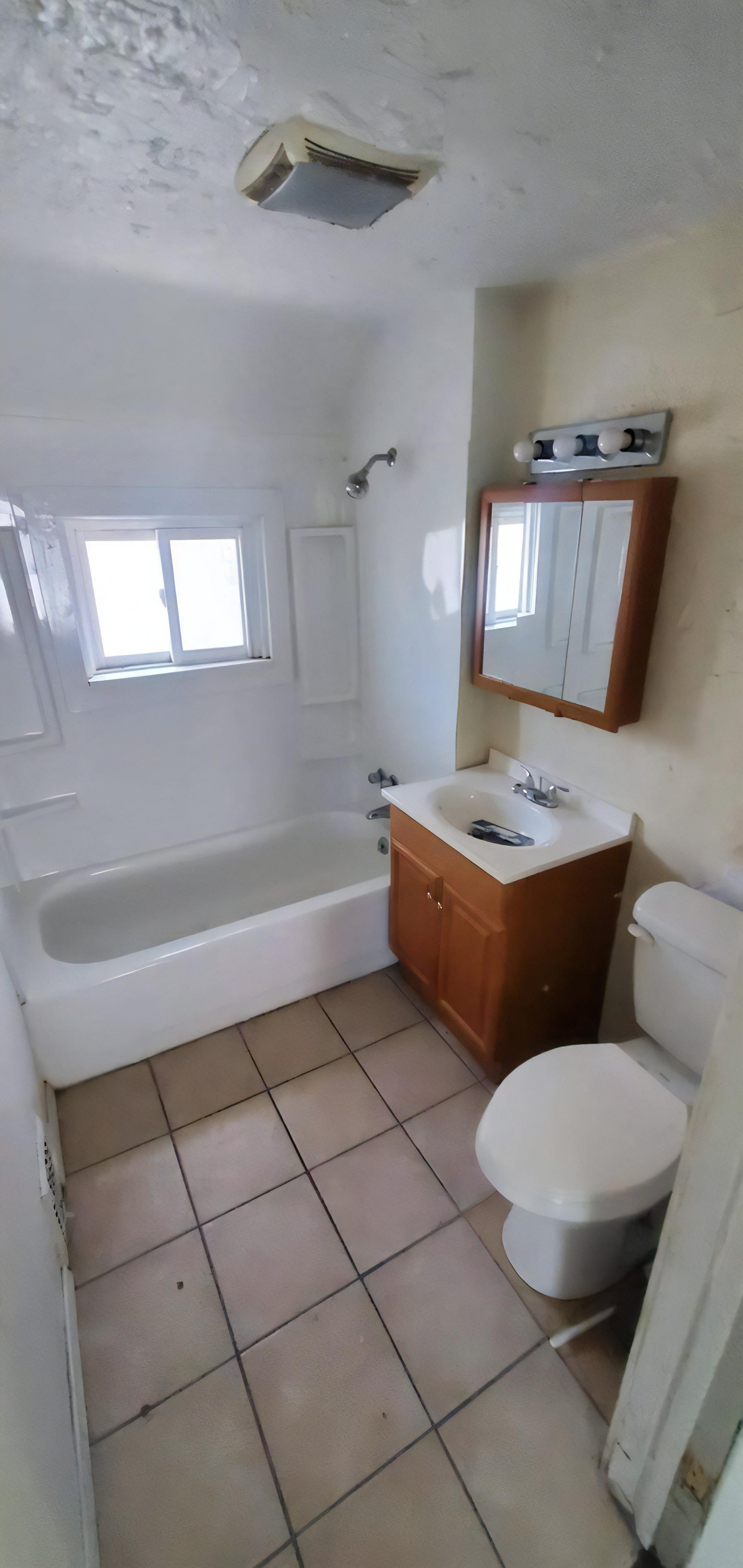 1375 E 89th St – photo 3