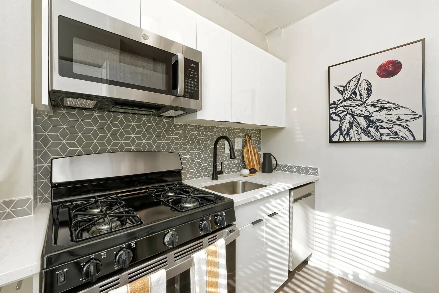 1500 Arlington Apartments – photo 2