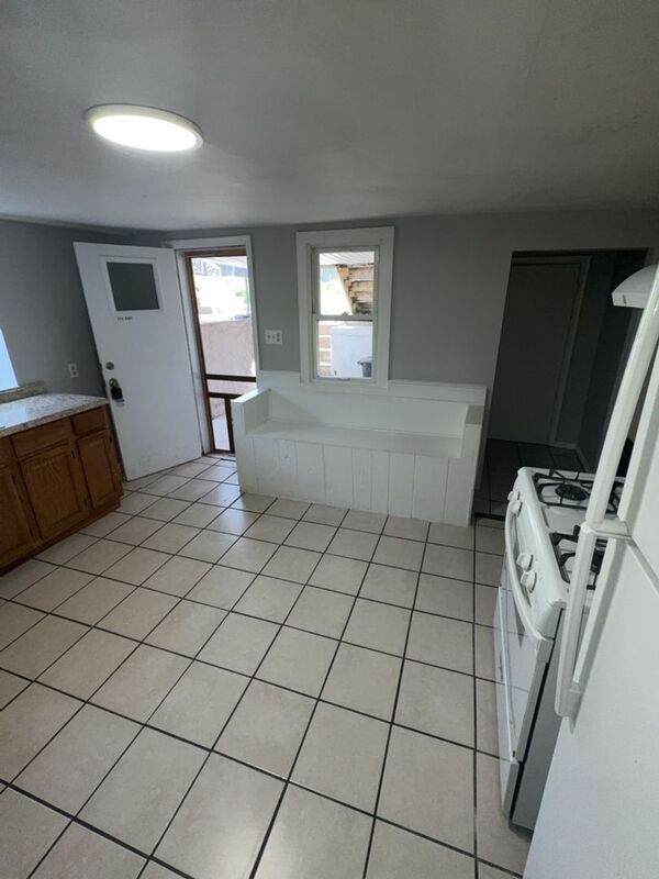 534 Cherry St – photo 2