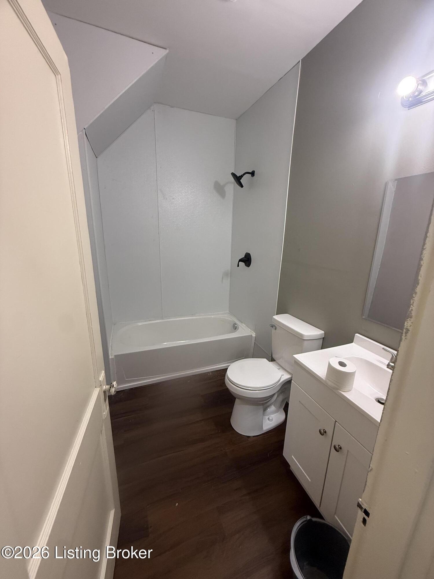 112 E Woodlawn Ave #3 – photo 4
