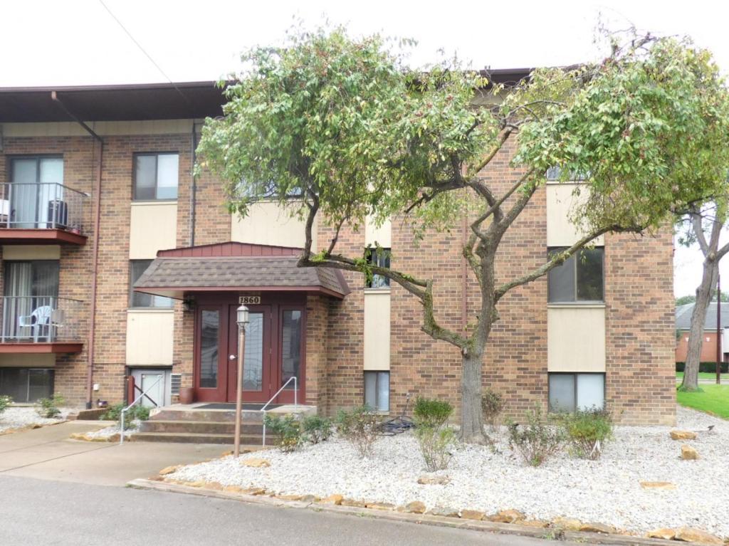 1860 Mahoning Ave NW unit Unit 306 – photo 2