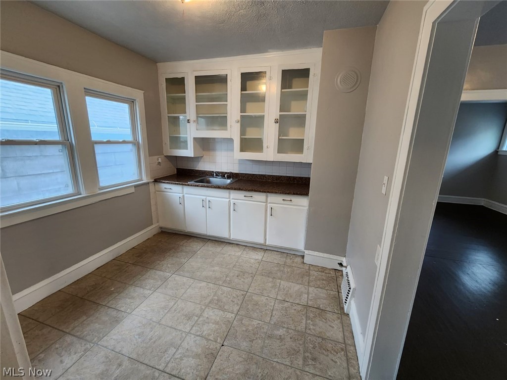2200 W 104th St unit Upper Unit – photo 5