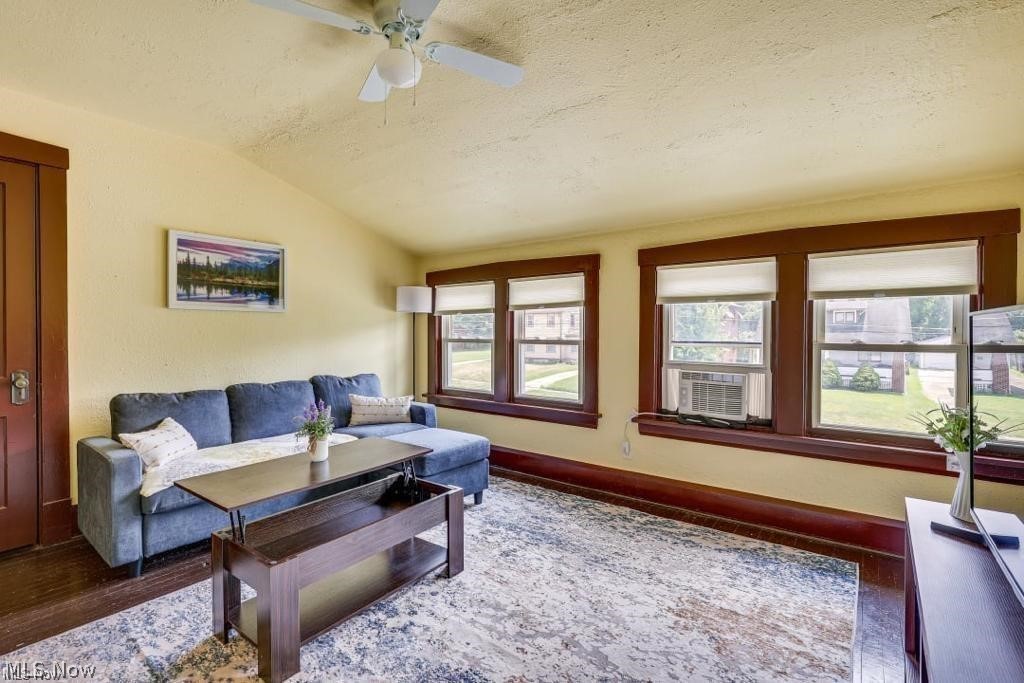 440 Ferndale Ave – photo 2