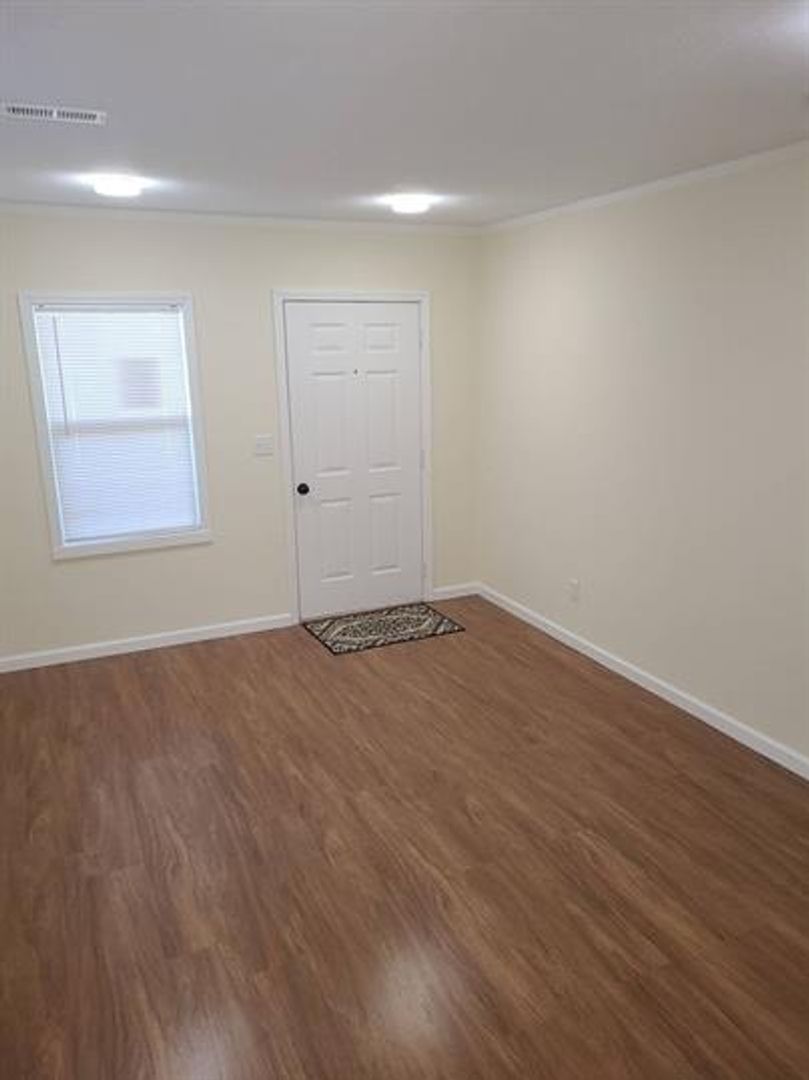1538 Longfield Ave – photo 3