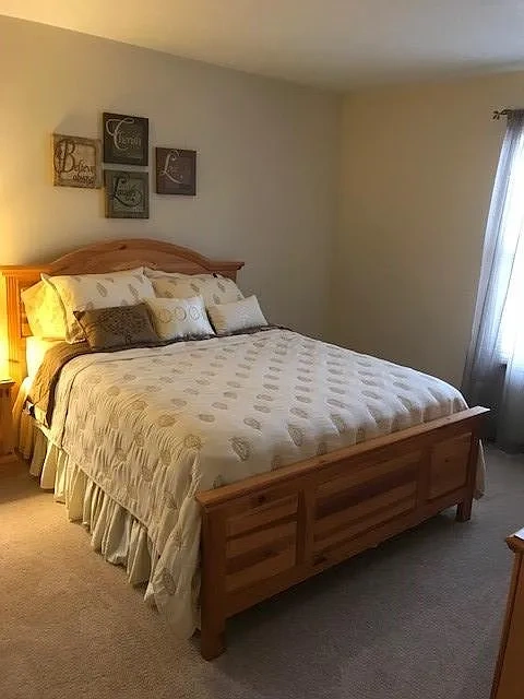Laurelwood Apartments and Townhomes – photo 4
