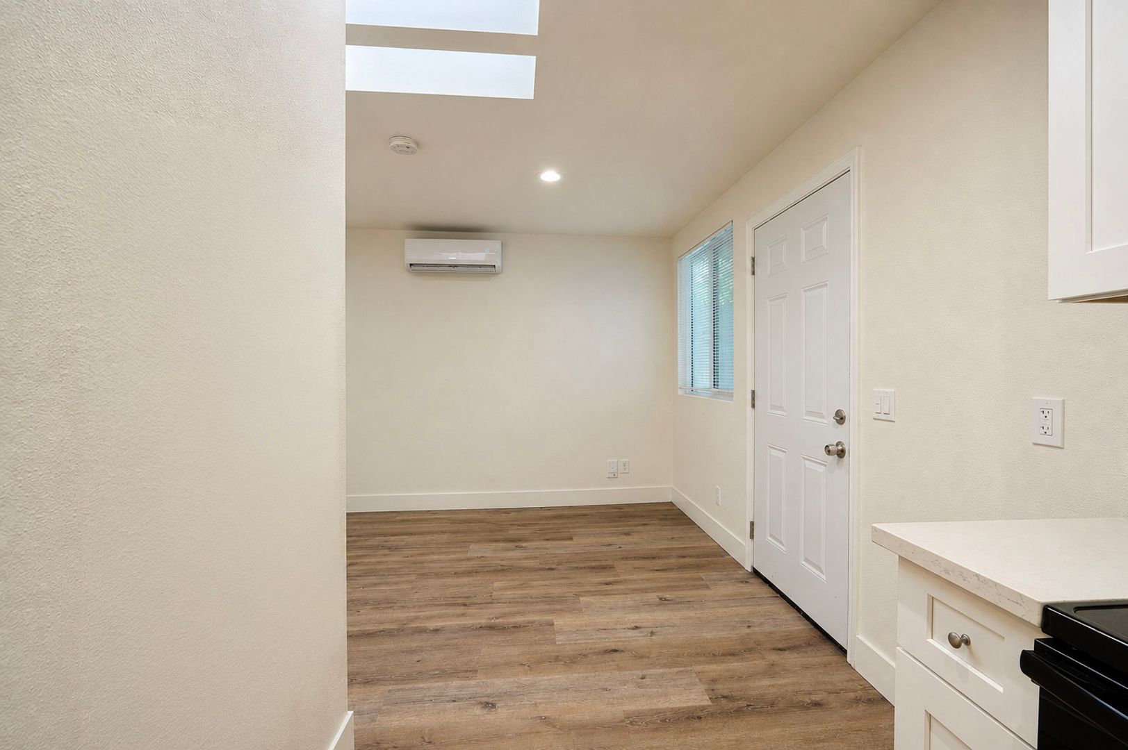 300 Mulvihill Ave unit 2 – photo 5