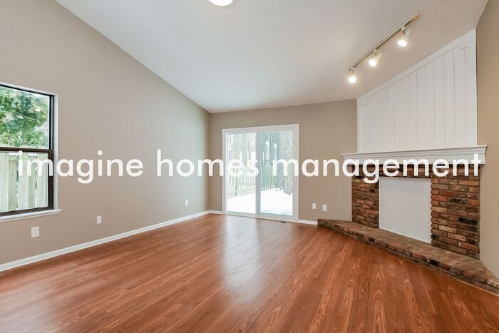 210 Maplelawn Dr – photo 3