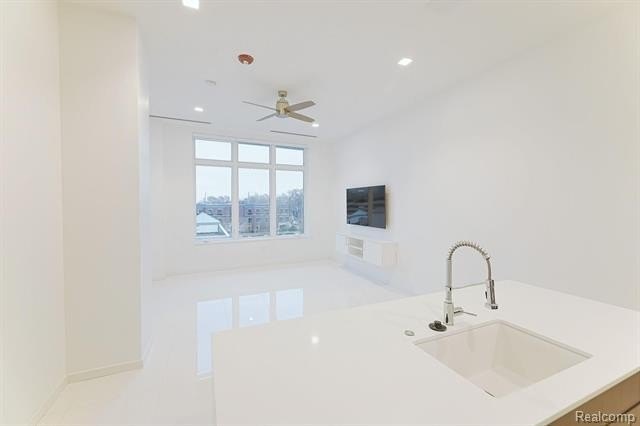 400 S Old Woodward Ave #209 – photo 4