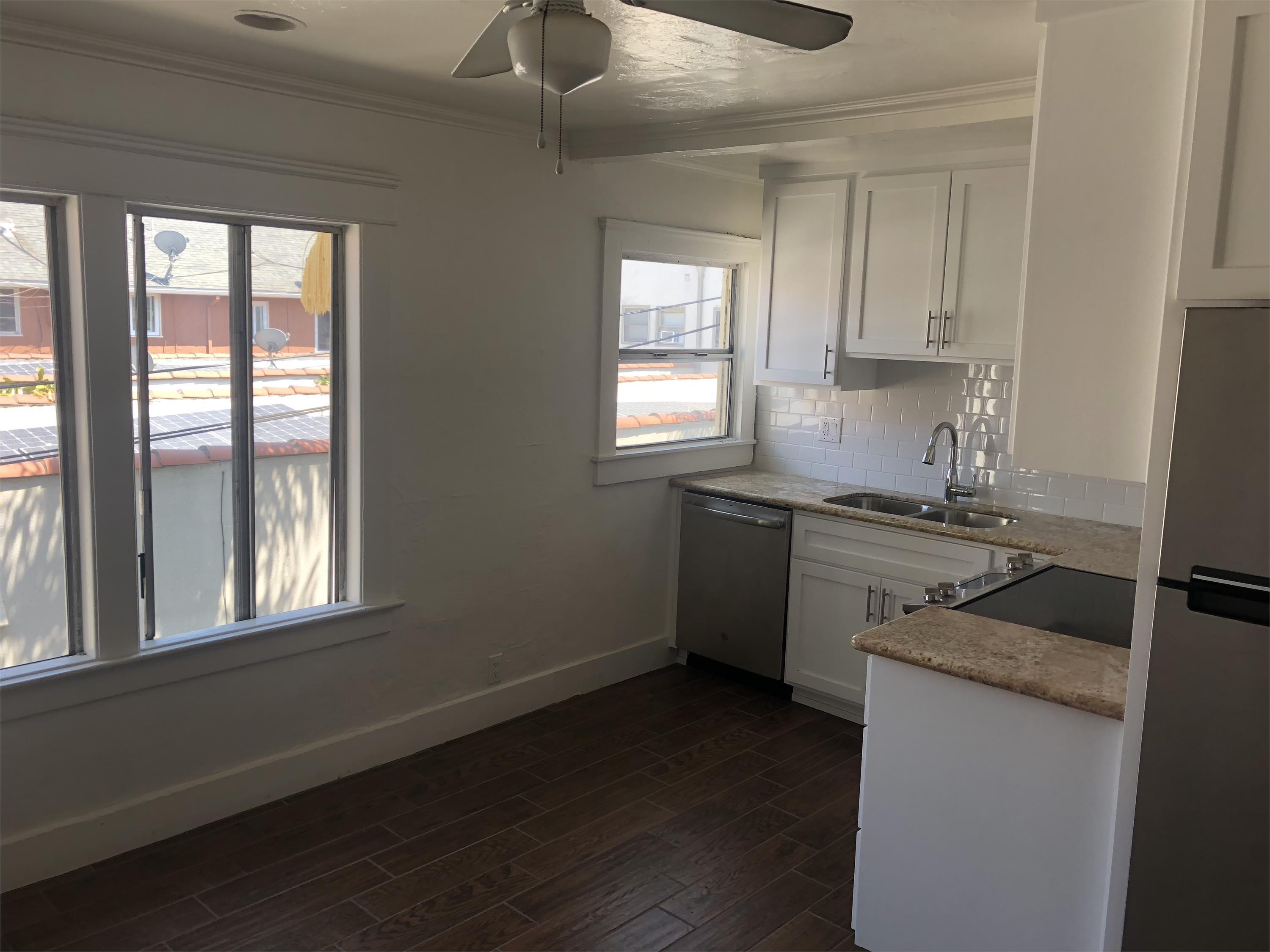 1055 E Ocean Blvd unit J – photo 2