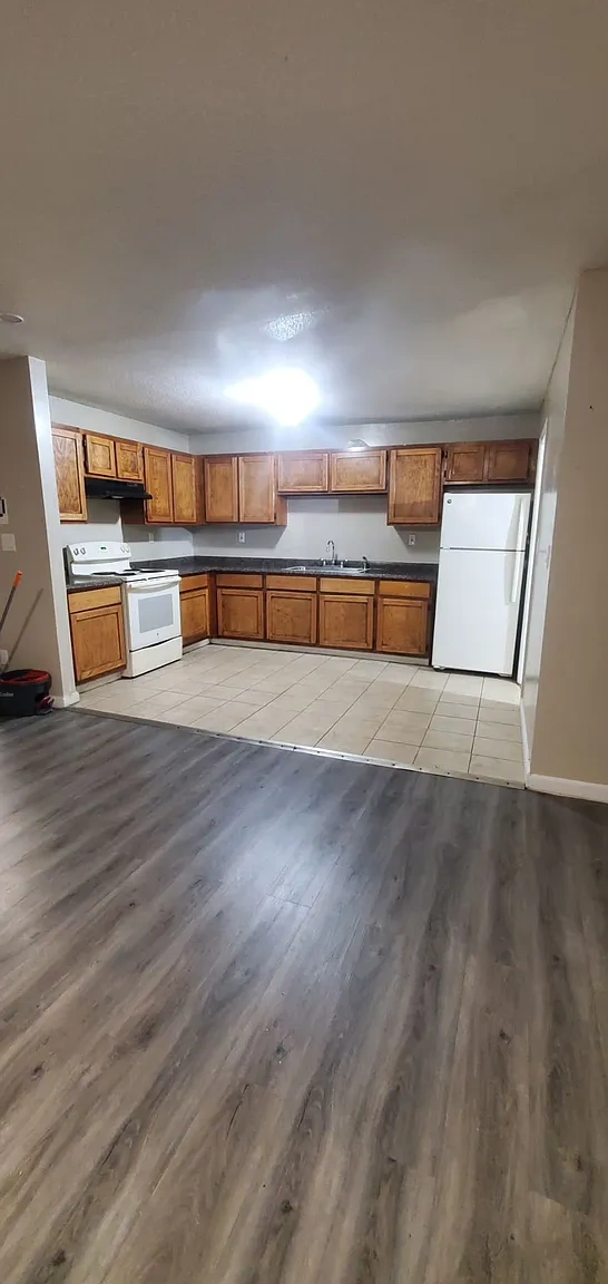 Asylum Hill Apartments – photo 1