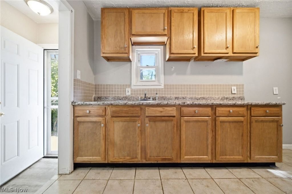 4068 E 155th St – photo 5