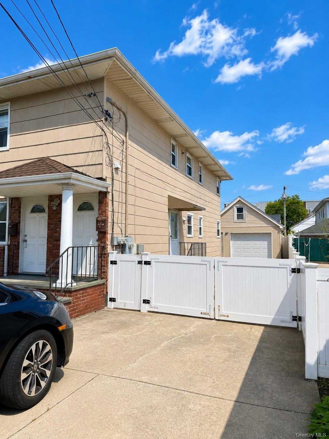 131 Roslyn Rd #1ST – photo 5