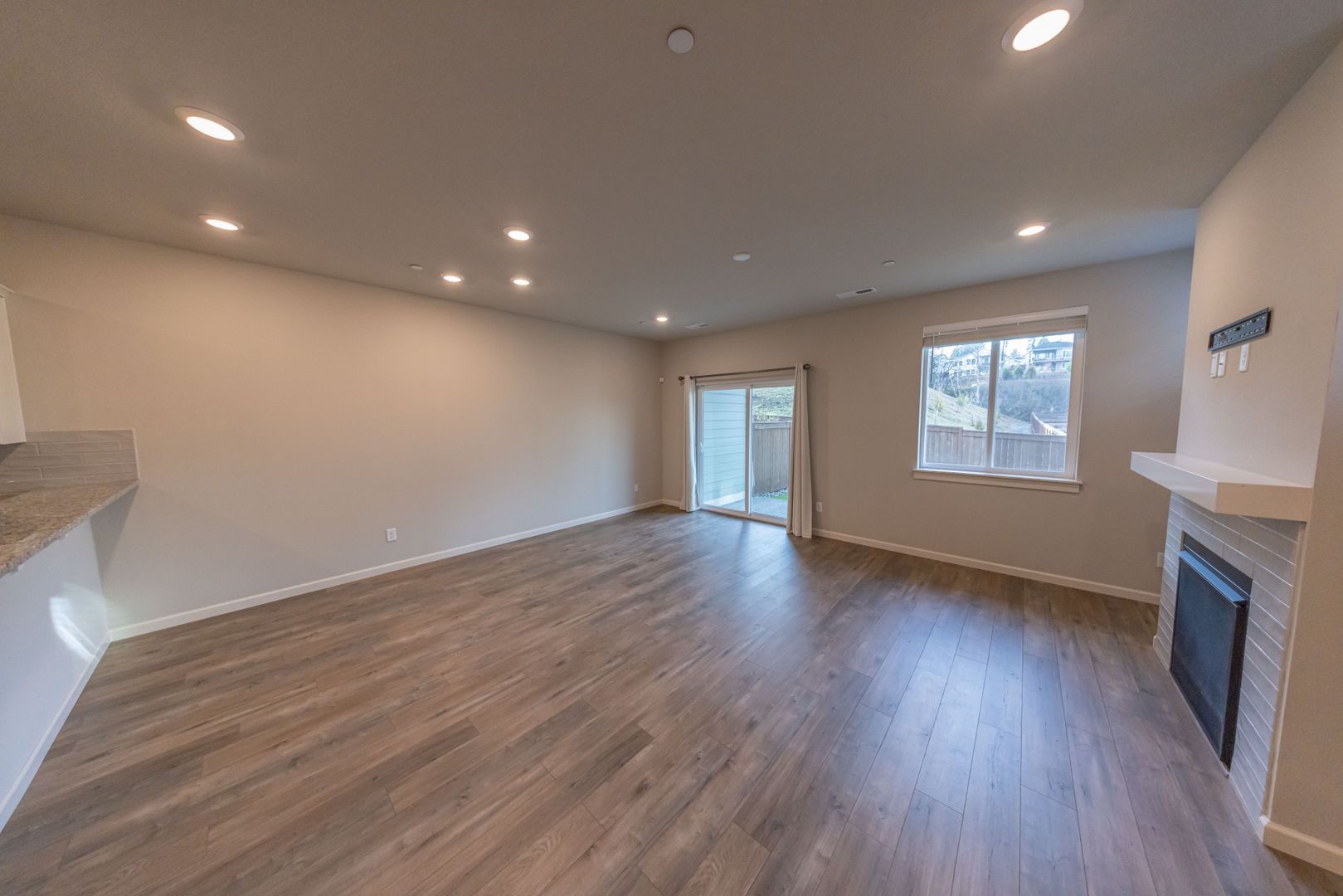 2333 S Brookside Pl – photo 4