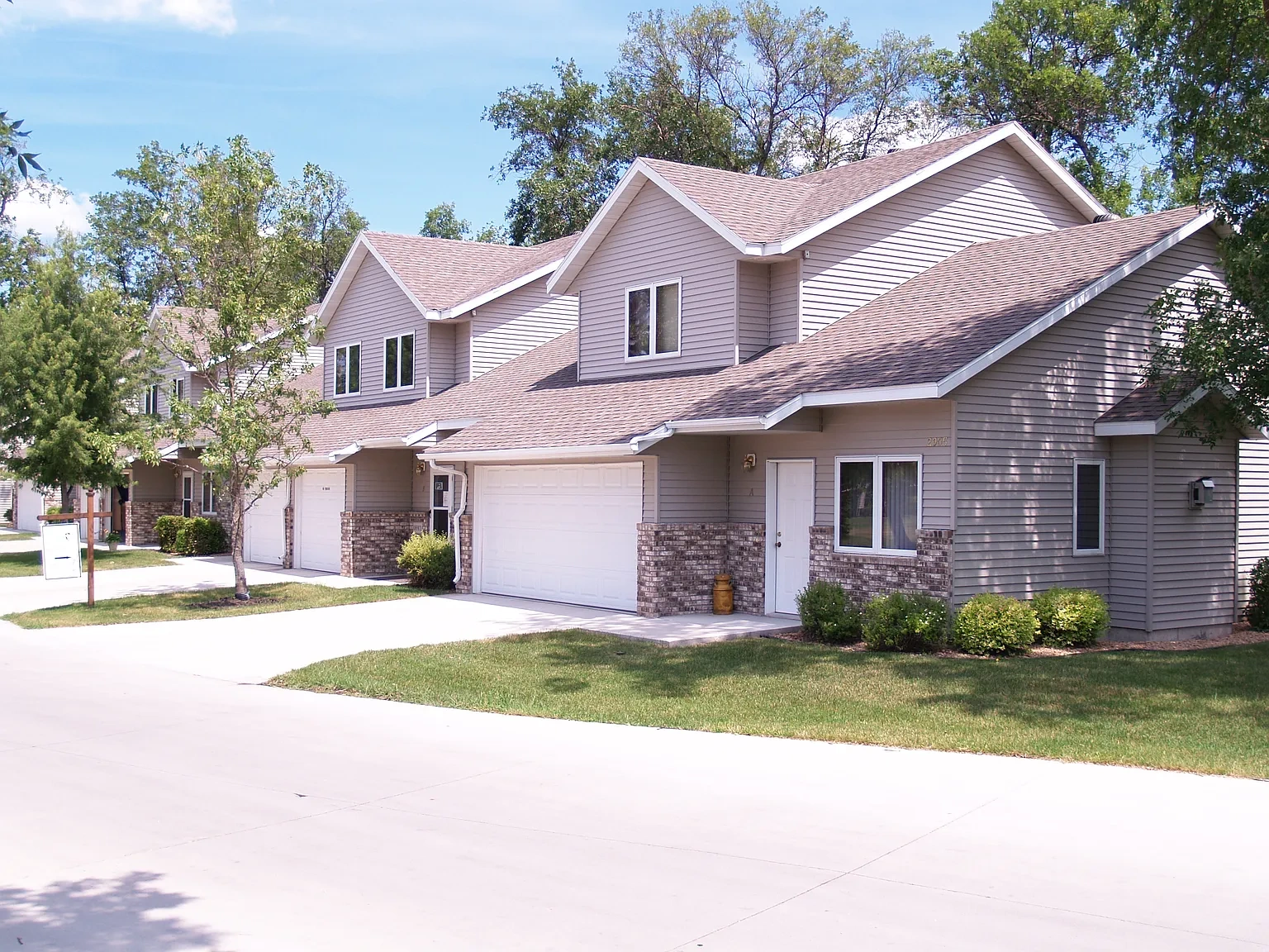 Mistwood Townhomes – photo 2