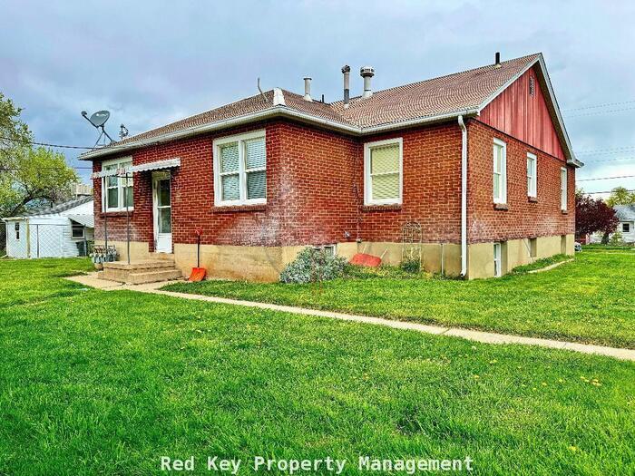 492 E Utah Ave unit 2 – photo 2