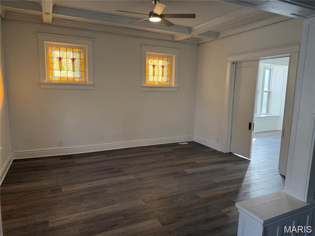 570 Washington Pl – photo 2