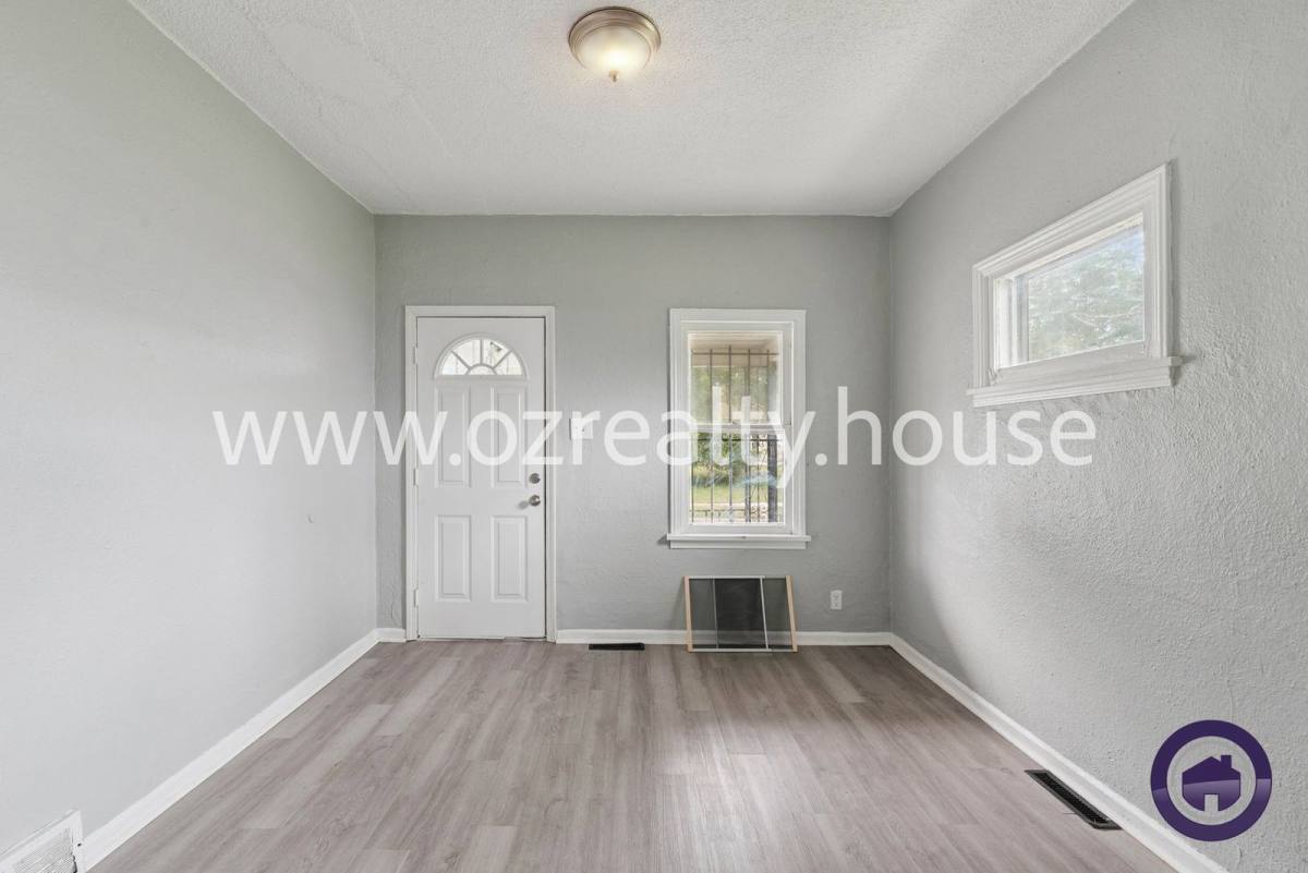 207 Pulaski St – photo 4