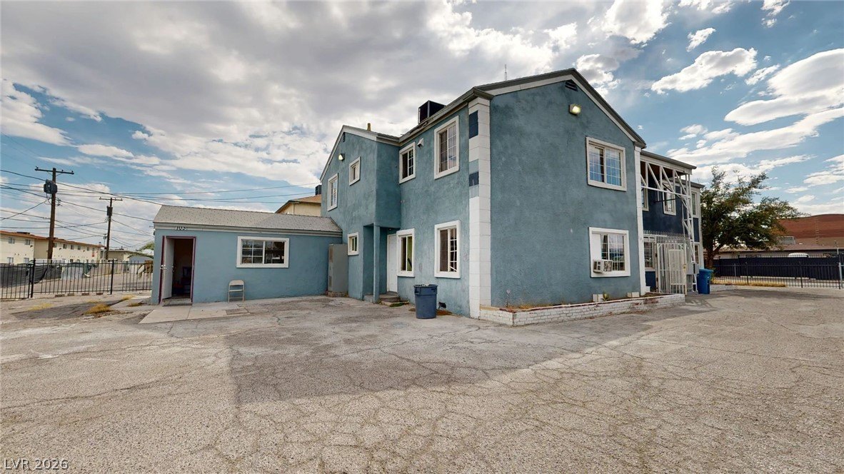 530 E Oakey Blvd #A – photo 1