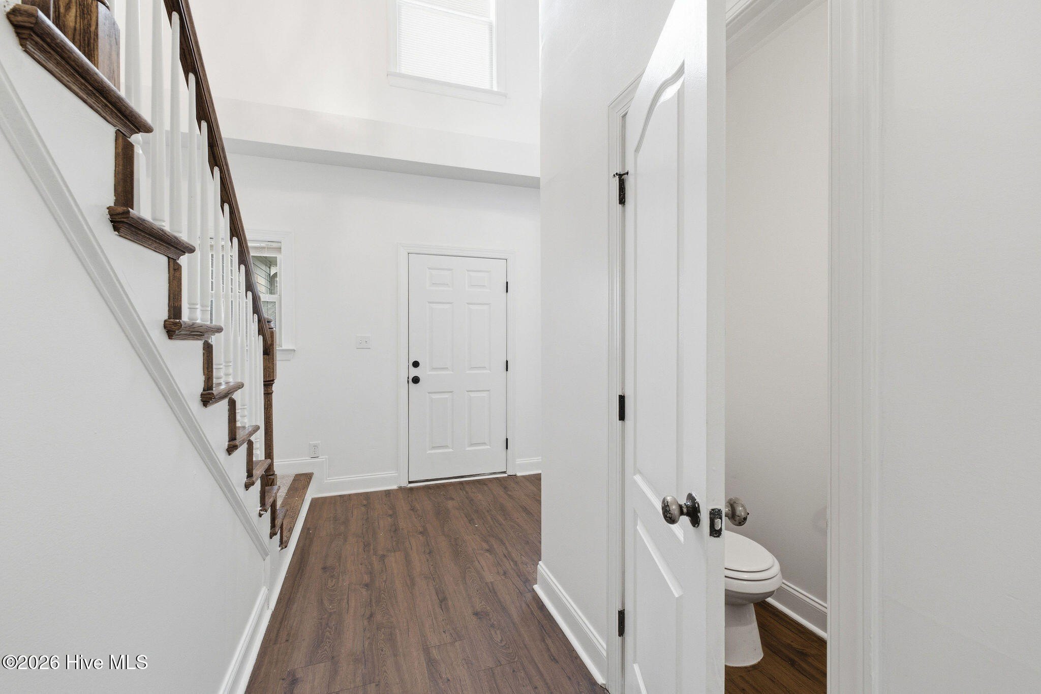 8017 Battle St – photo 2