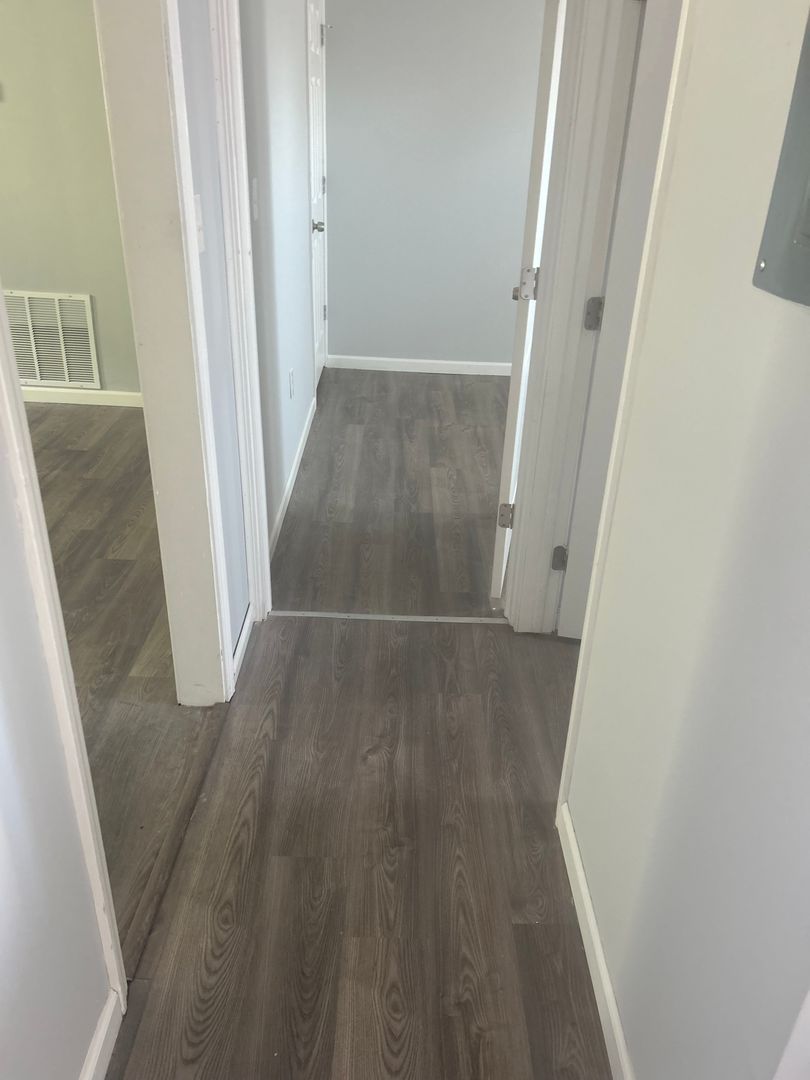 17568 Lakeshore Blvd unit 8 – photo 4