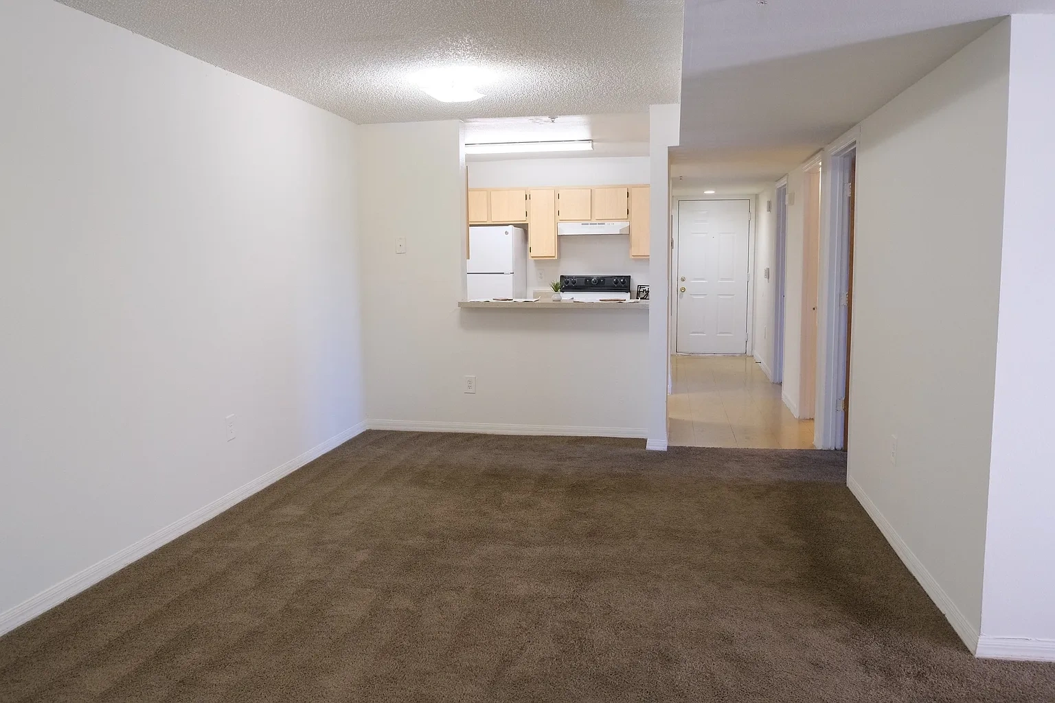 Raintree Apartments – photo 1