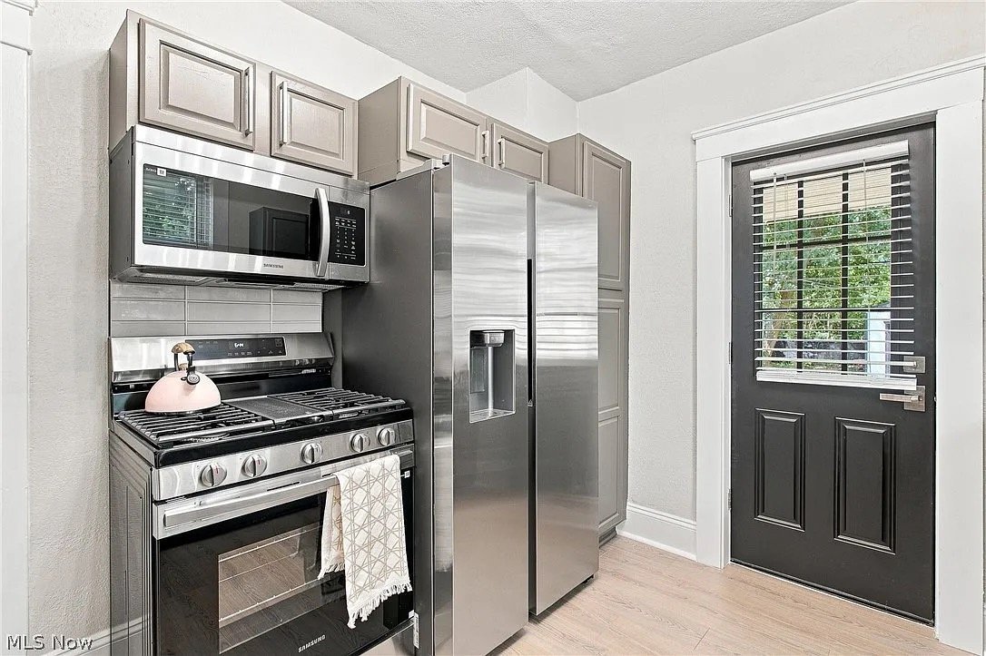 12513 Maplerow Ave – photo 3