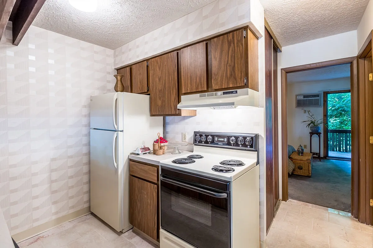 Timber Top Condominiums – photo 4