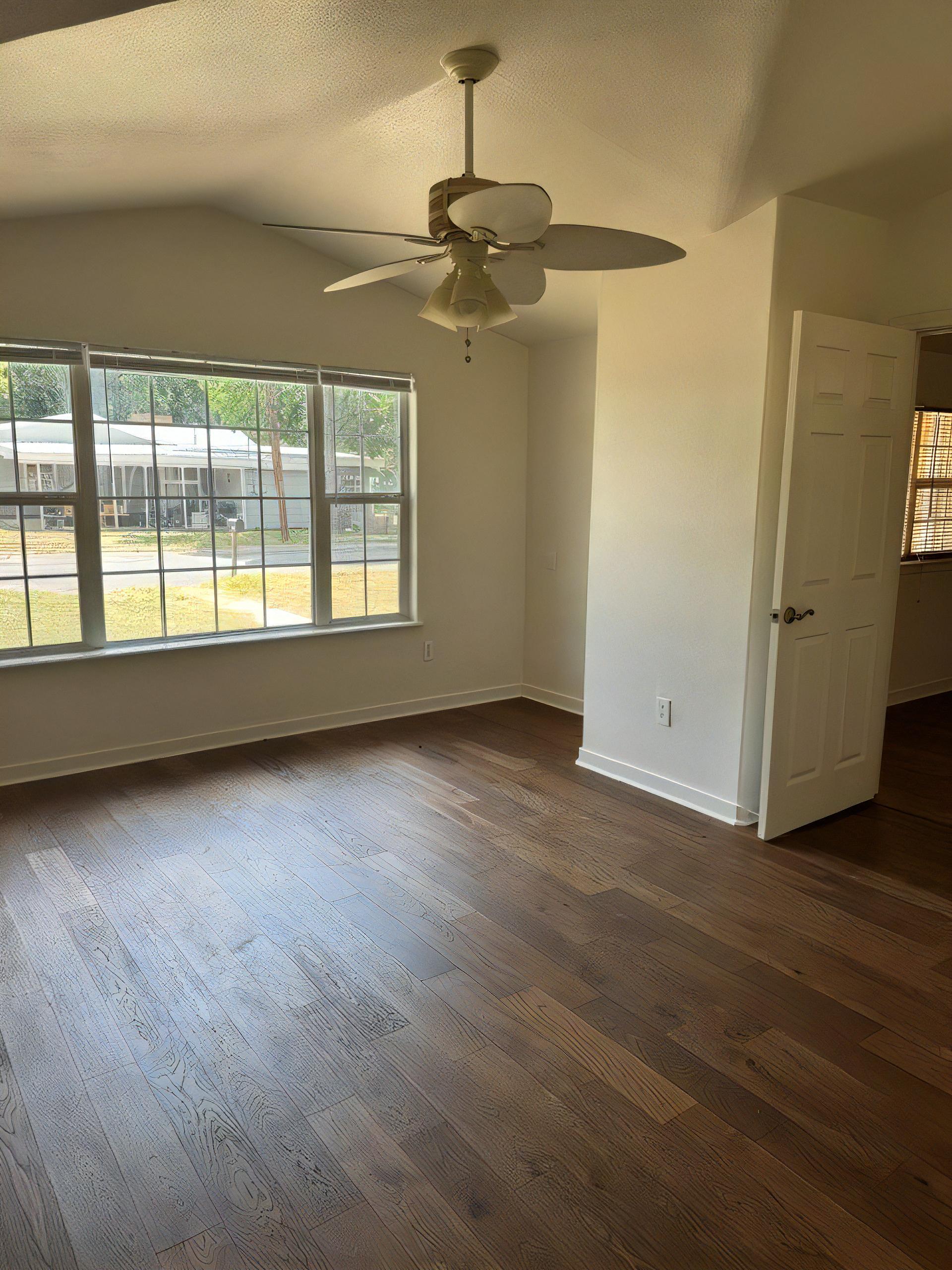 1108 Oak St – photo 4