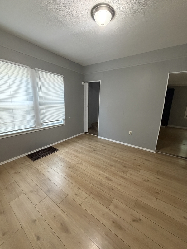 1722 Burgess Rd – photo 5