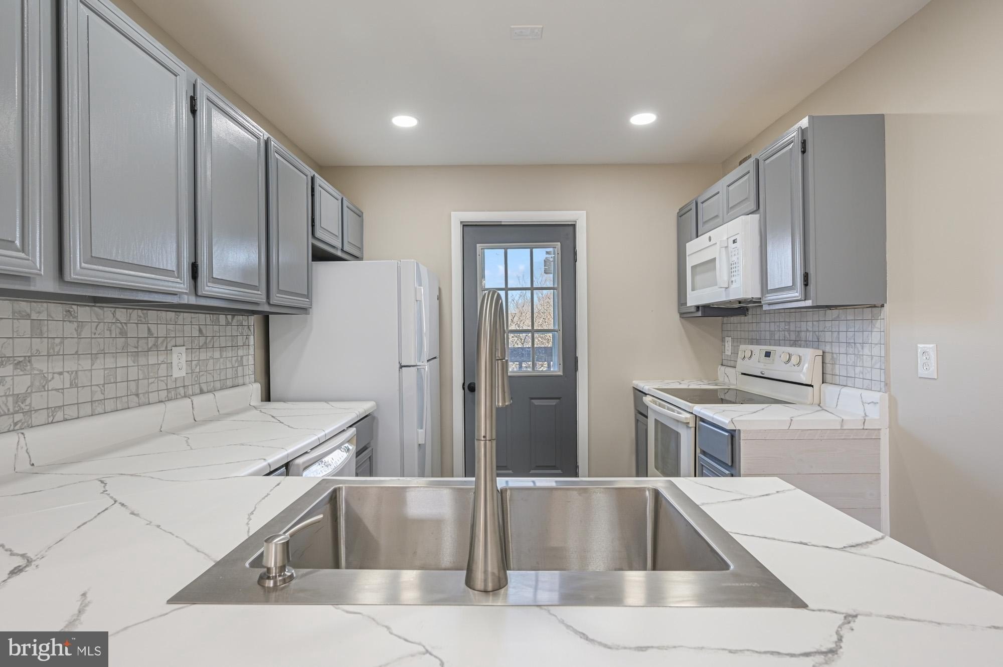 102 N Caroline Pl #201 – photo 5