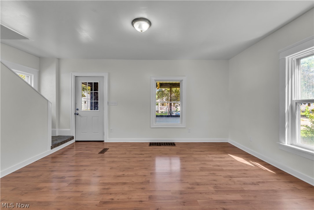 1296 W Wilbeth Rd – photo 4