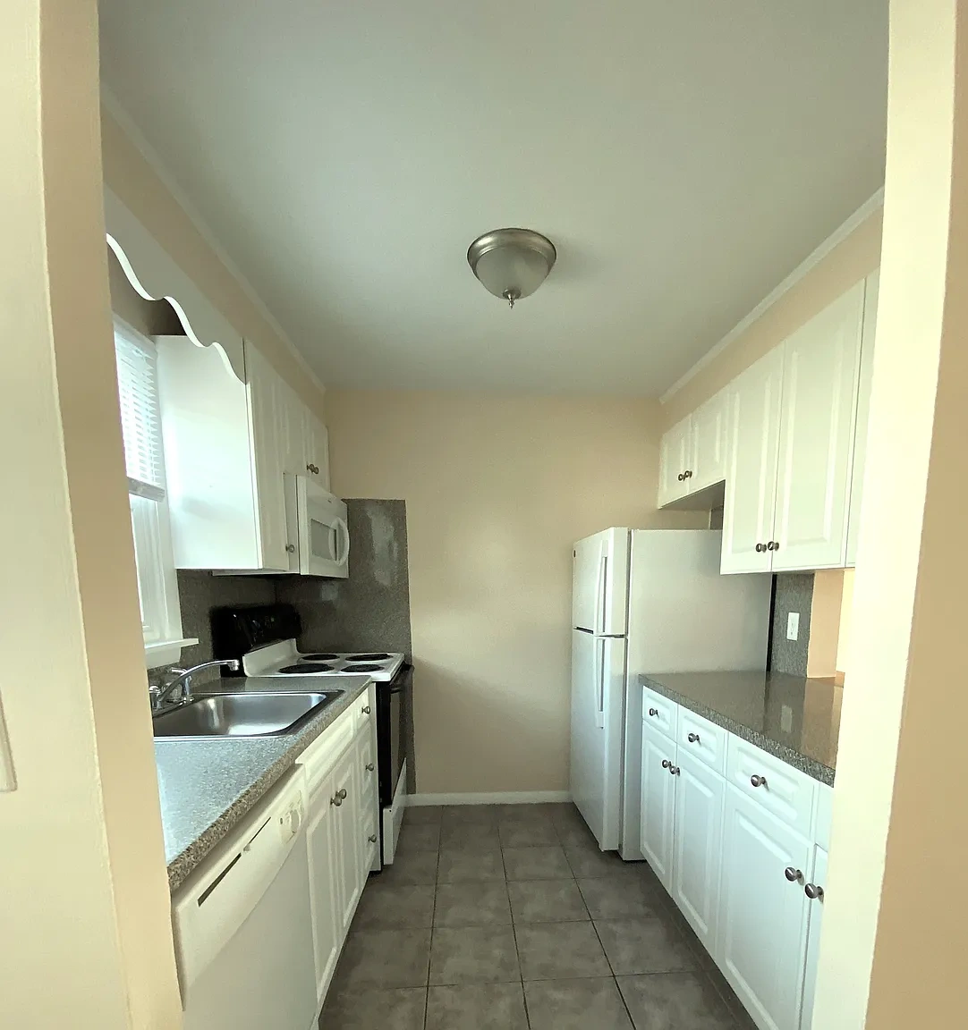 West Hill Apartments – photo 3